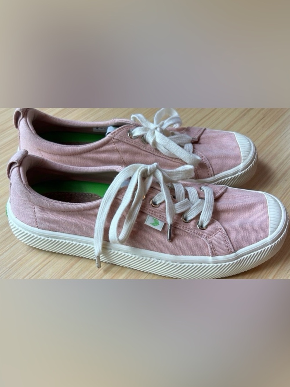 Cariuma Rose Light Pink Canvas OCA Low Sneakers W 9